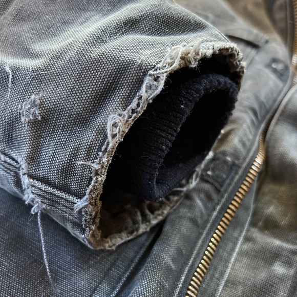 Vintage 1990s Carhartt Duck Jacket – Lined & Distressed 🛠️🔥 - Picture 8 of 14